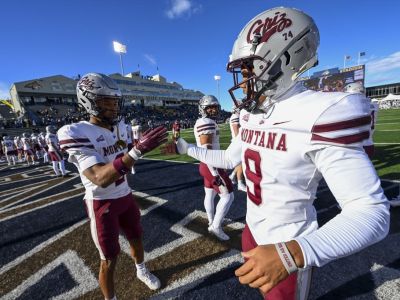 Grizzly Football Players