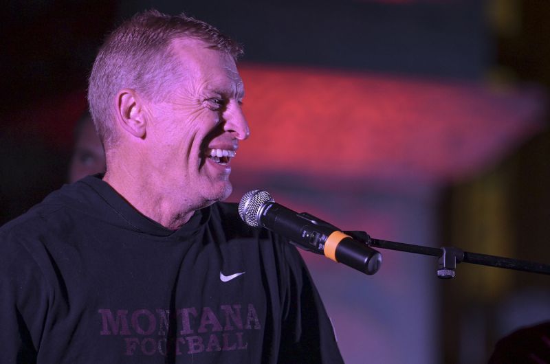 Head Coach Bobby Hauck speaking at the 2022 Yell Night Pep Rally