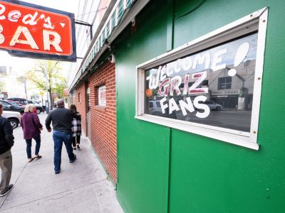 Photo of a Griz den with text on the window welcoming Griz fans