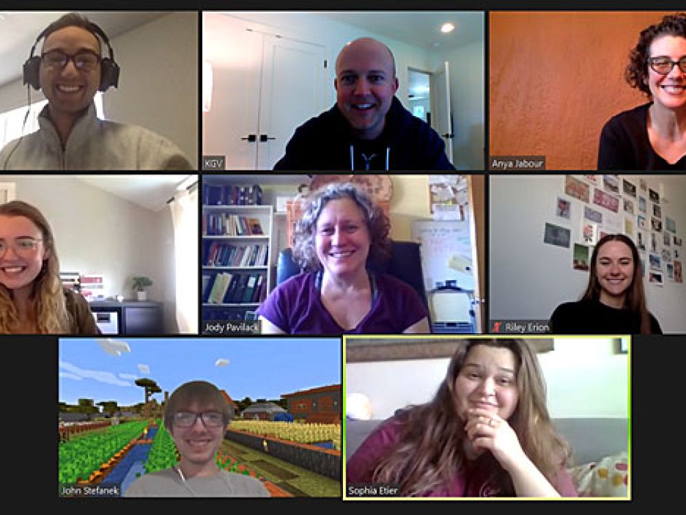 An image of eight UM students and faculty members in a Zoom session