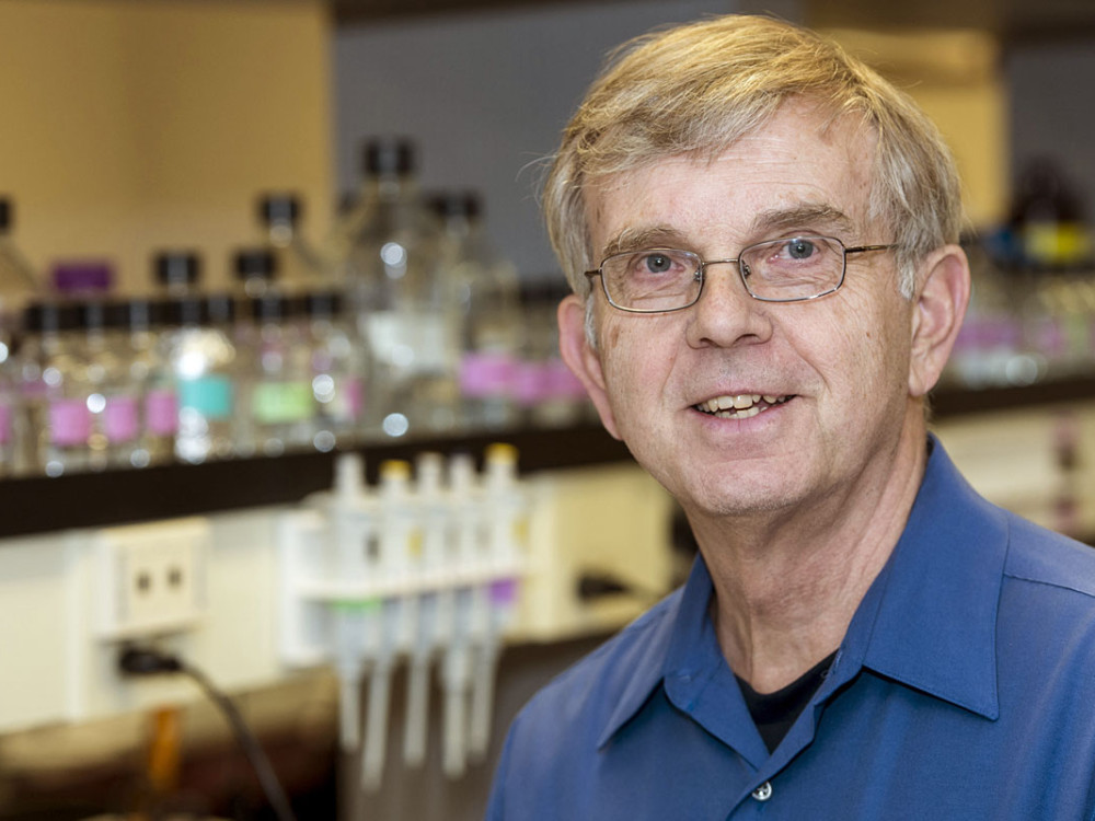 A picture of Andrij Holian in his lab.