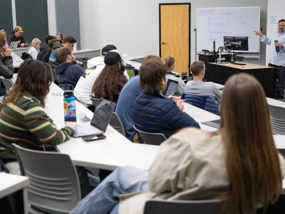 A photo of a People, Process, and Technology class.