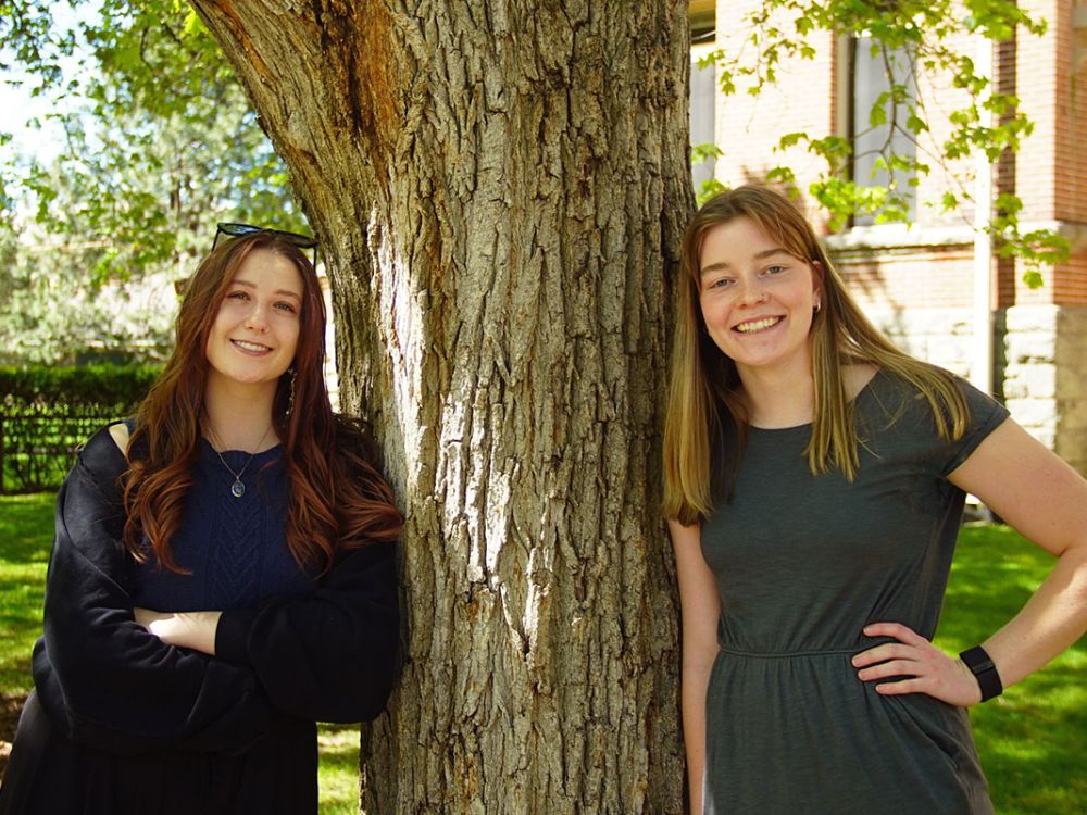 A picture of UM students Ana Salyards and Margaret Bell 
