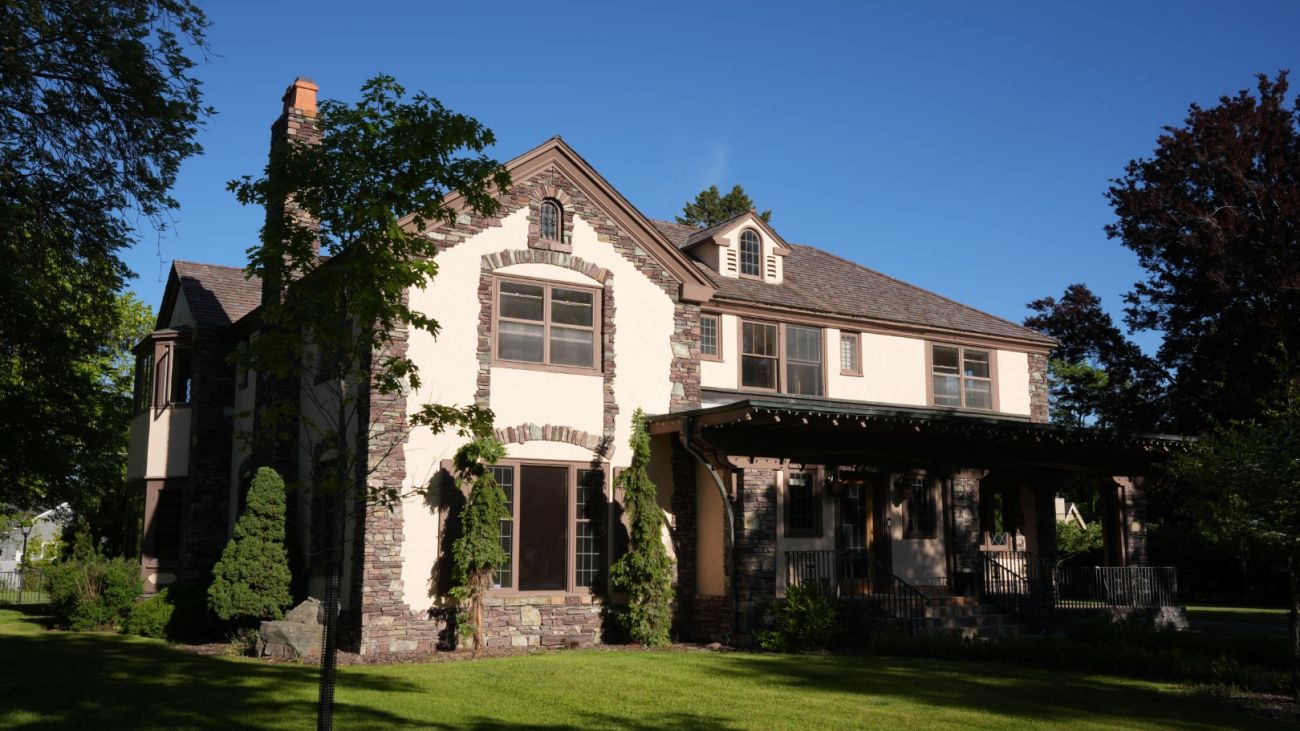 Picture of the front of 1325 Gerald Ave