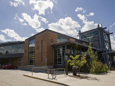 Wide angle shot of the Campus Rec Center at the 91Ƶ