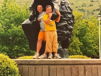 anna and sister with bear