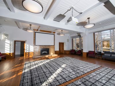 Dell Brown Room