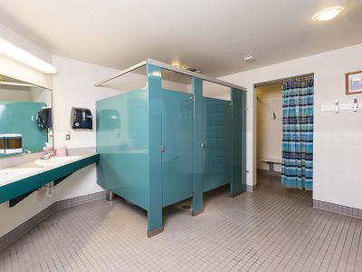 lodge bathroom