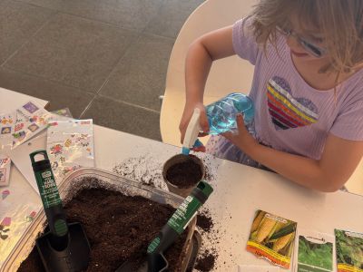 SpectrUM Student Planting