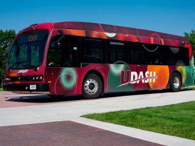 udash bus on oval