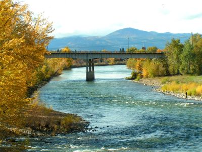 clark fork river running under bridge