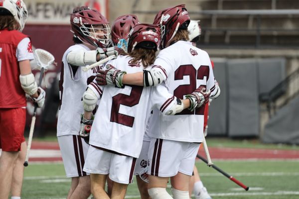 Team Celebrating vs. WSU