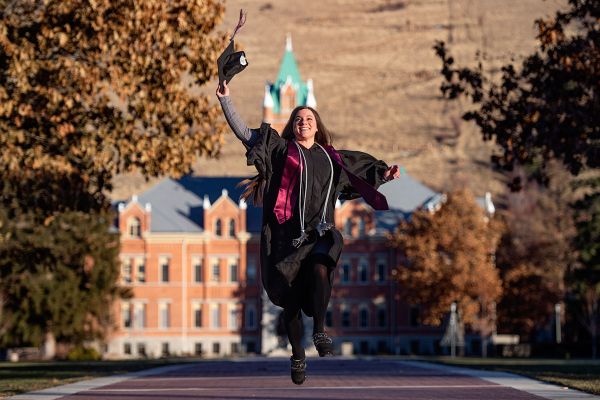 um grad in front of main hall