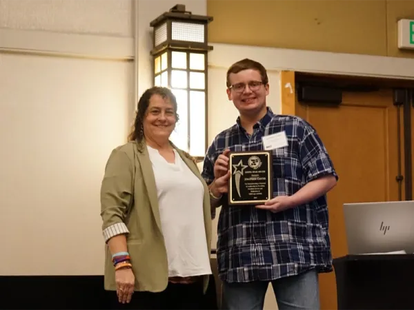 jonathan carter accepting award