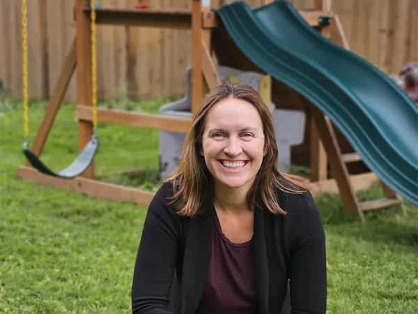 karen schlatter headshot