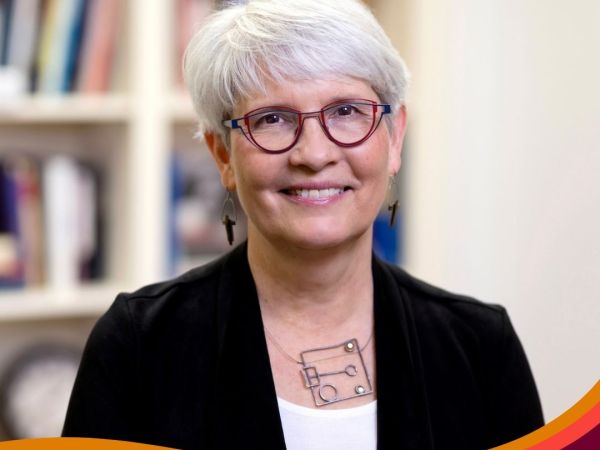 Photo of Shelley Rigger smiling