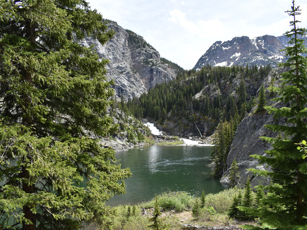 Photo of lake in absaroka-beartooth wilderness