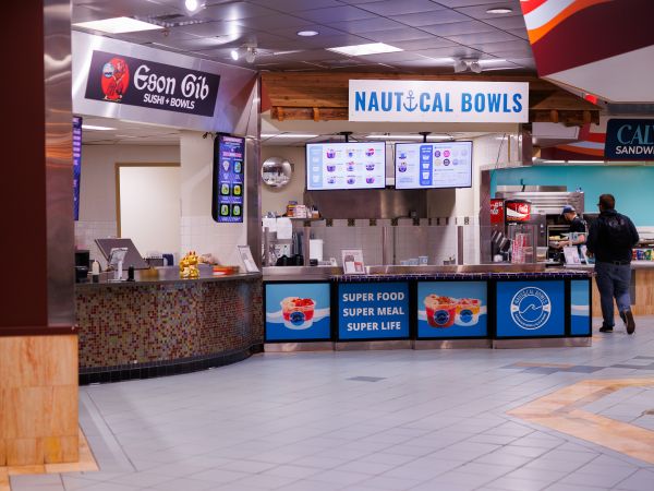 Food options in the court 