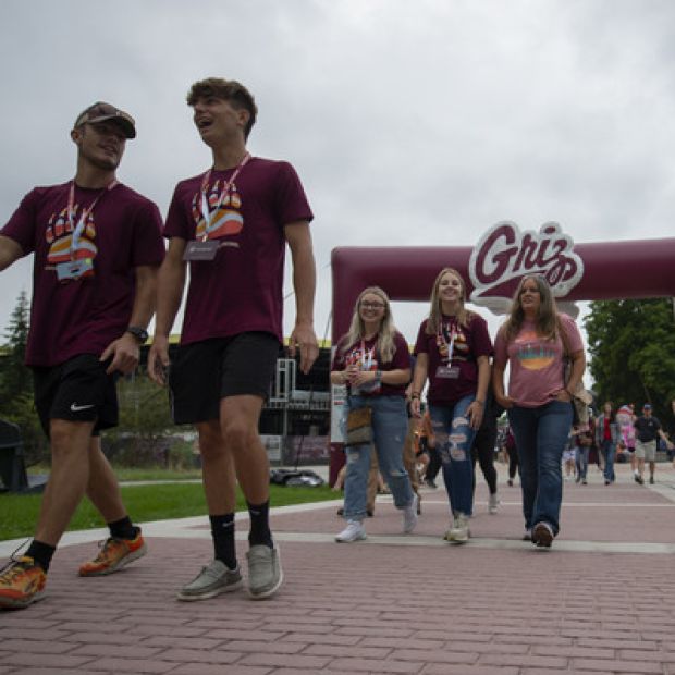 New students walk into the oval to begin their Big Sky Experience