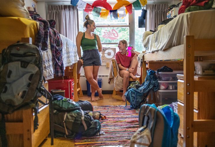 Two UM students setting up dorm on move-in day