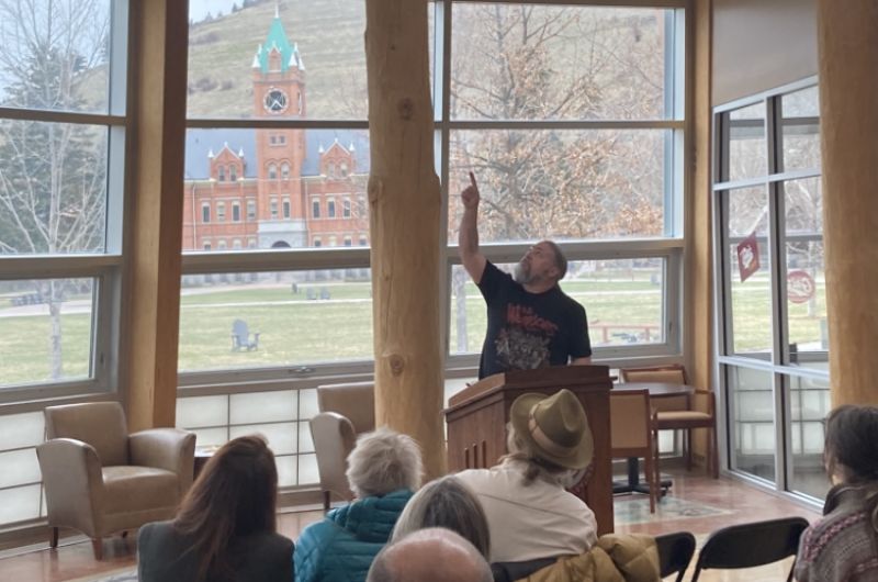 Poetry reading 