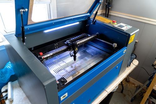 laser cutter with open lid
