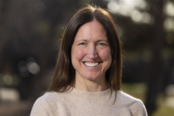 Libby Metcalf Headshot