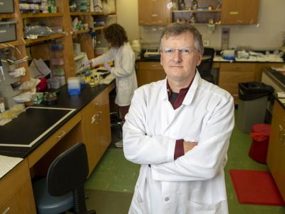 A picture of Jay Evans in her lab.