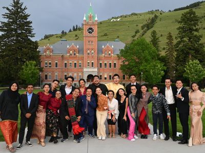 Recent YSEALI AFP participants pose in front of Main Hall at the 91Ԫ. 