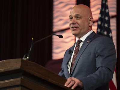 A picture of Jeremiah Shinn speaking.