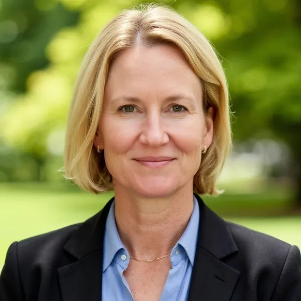 Leslie Rissler Headshot